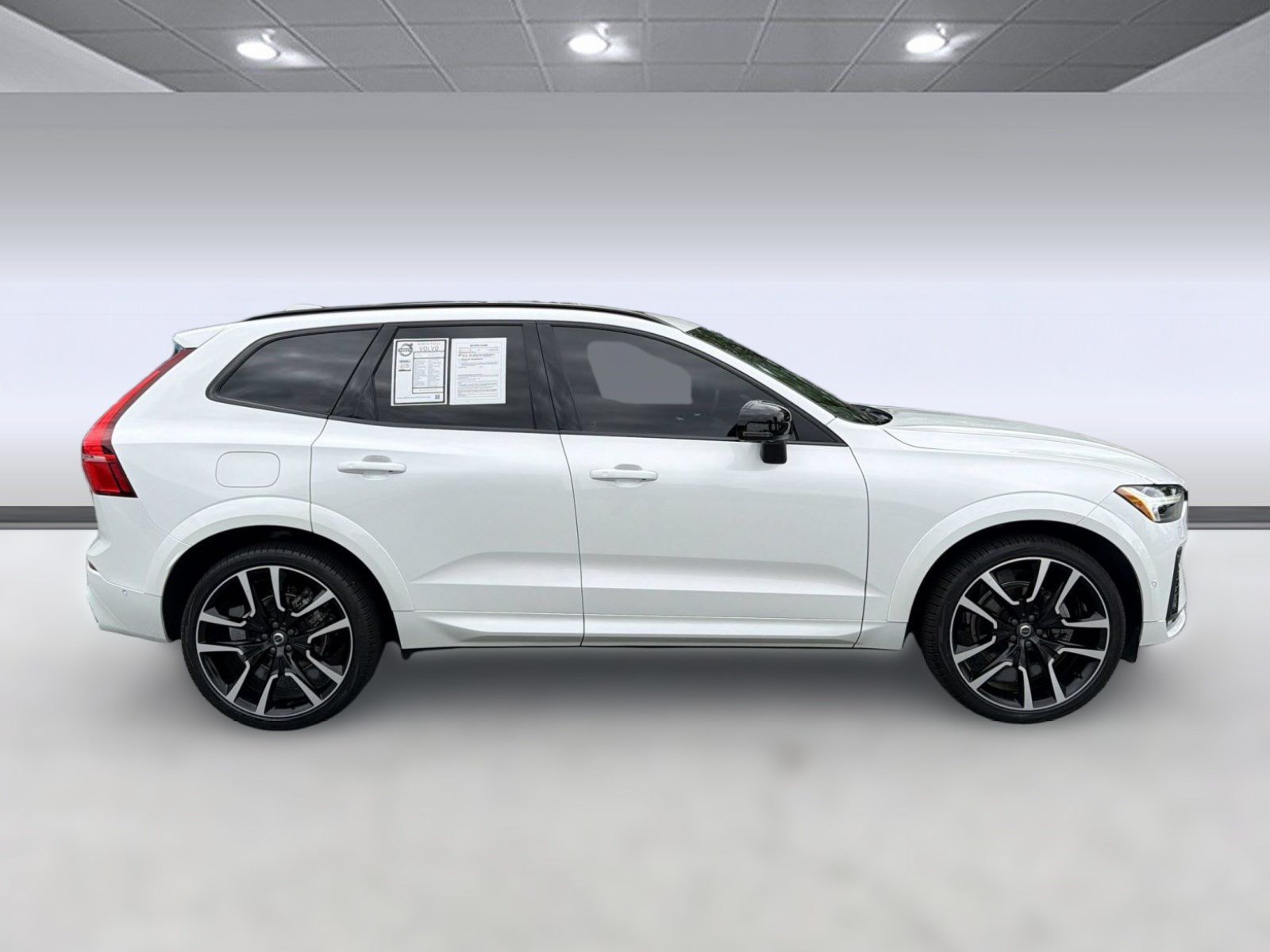 Certified 2024 Volvo XC60 B5 Ultimate w/ Protection Package Premier AWD/4WD image 8
