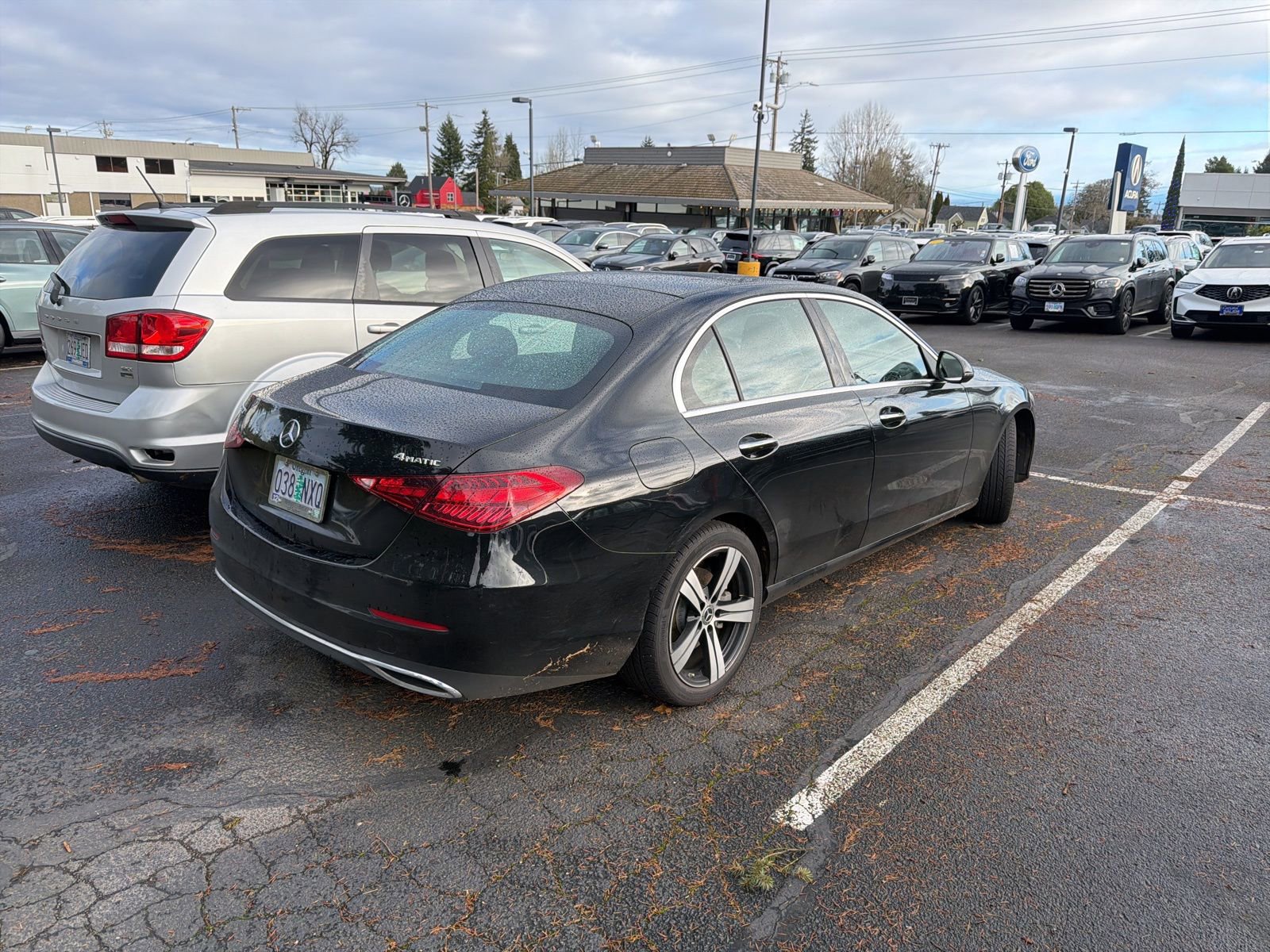 Used 2023 Mercedes-Benz C 300 4MATIC Sedan image 2