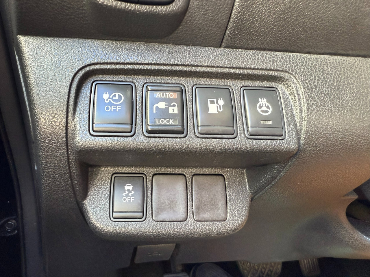 Used 2013 Nissan Leaf SL w/ Premium Pkg image 26