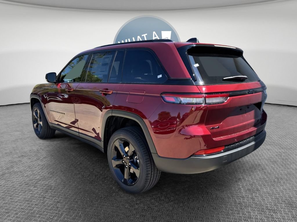 New 2025 Jeep Grand Cherokee Limited w/ Black Appearance Package AWD/4WD image 8