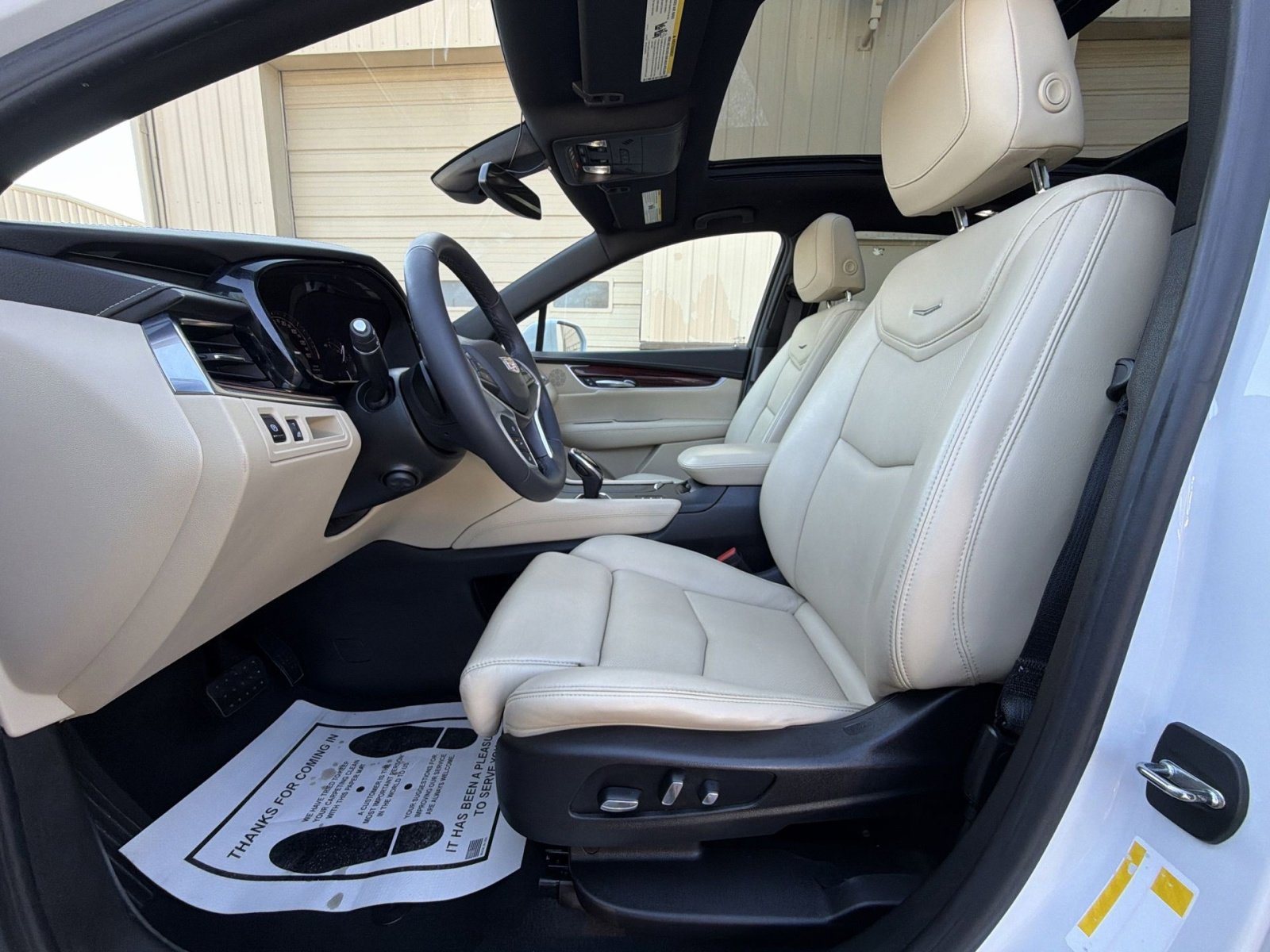 Used 2017 Cadillac XT5 Luxury w/ Driver Awareness Package image 13