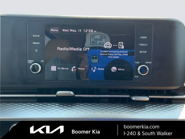 Used 2024 Kia Carnival LX FWD image 23