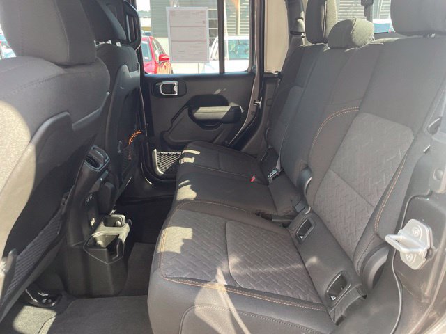 Used 2025 Jeep Gladiator Mojave w/ Convenience Group AWD/4WD image 41