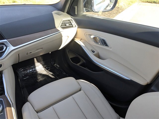 Used 2021 BMW 330e image 18