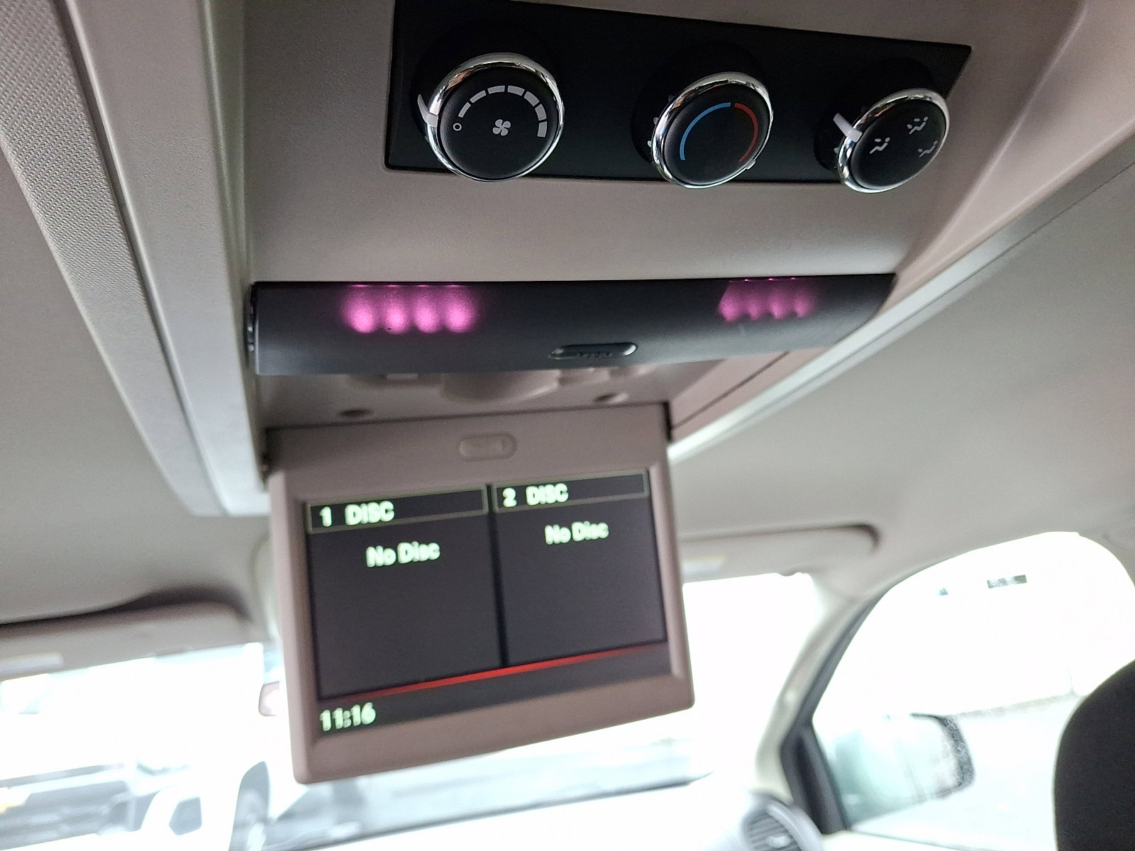 Used 2016 Dodge Grand Caravan SXT w/ Rear Park Assist Package image 13