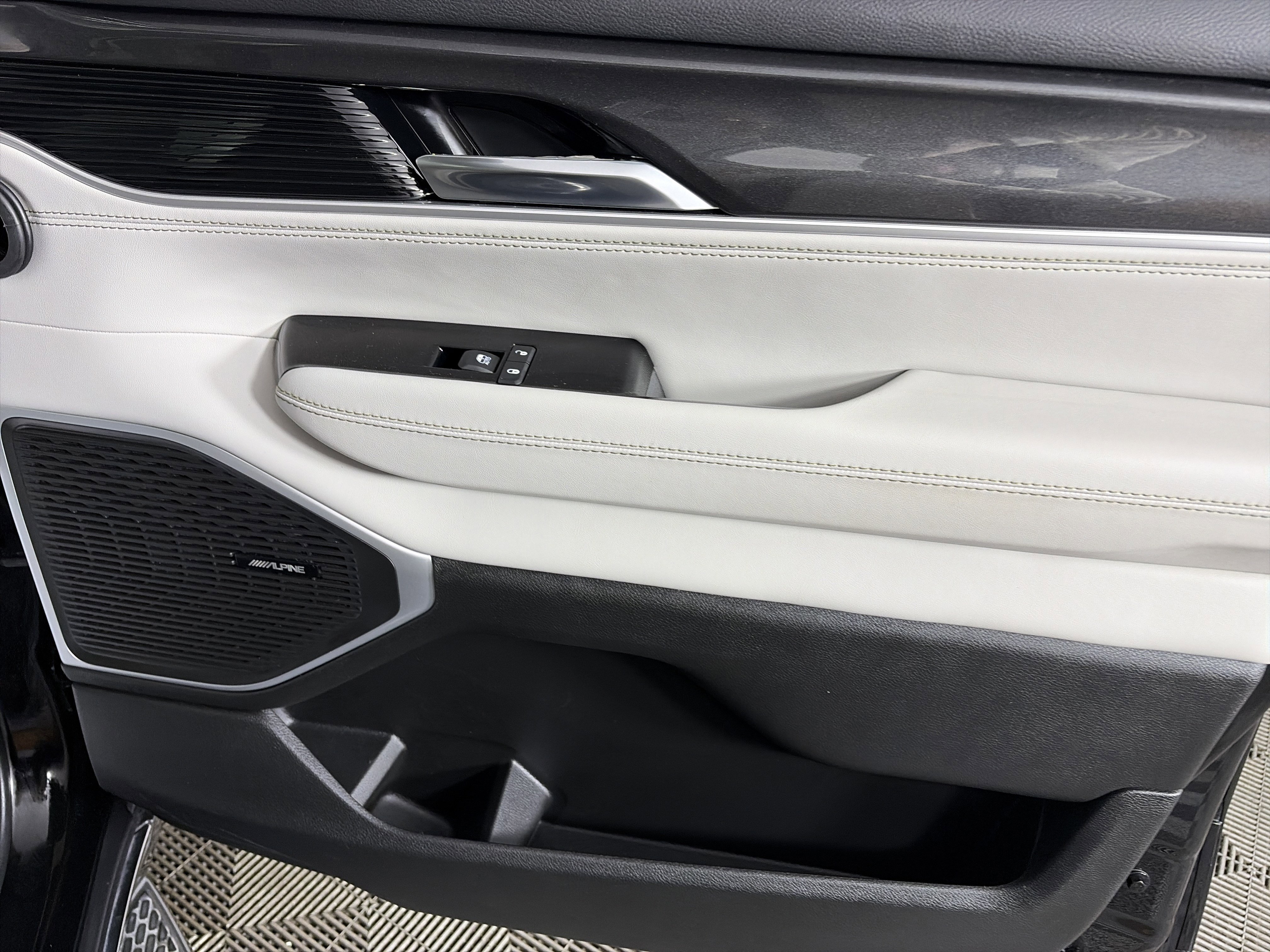 Used 2022 Jeep Wagoneer Series I image 44