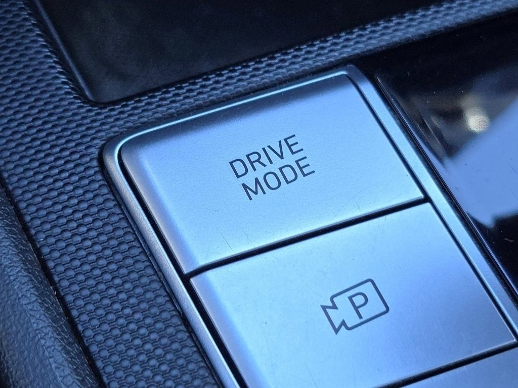 Used 2025 Hyundai Elantra Blue image 7