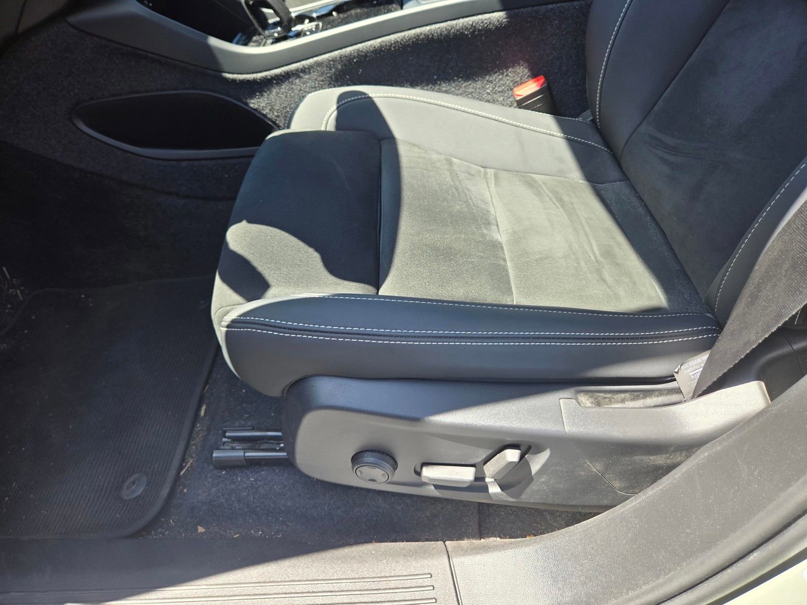 Used 2023 Volvo C40 P8 Recharge Plus AWD/4WD image 9