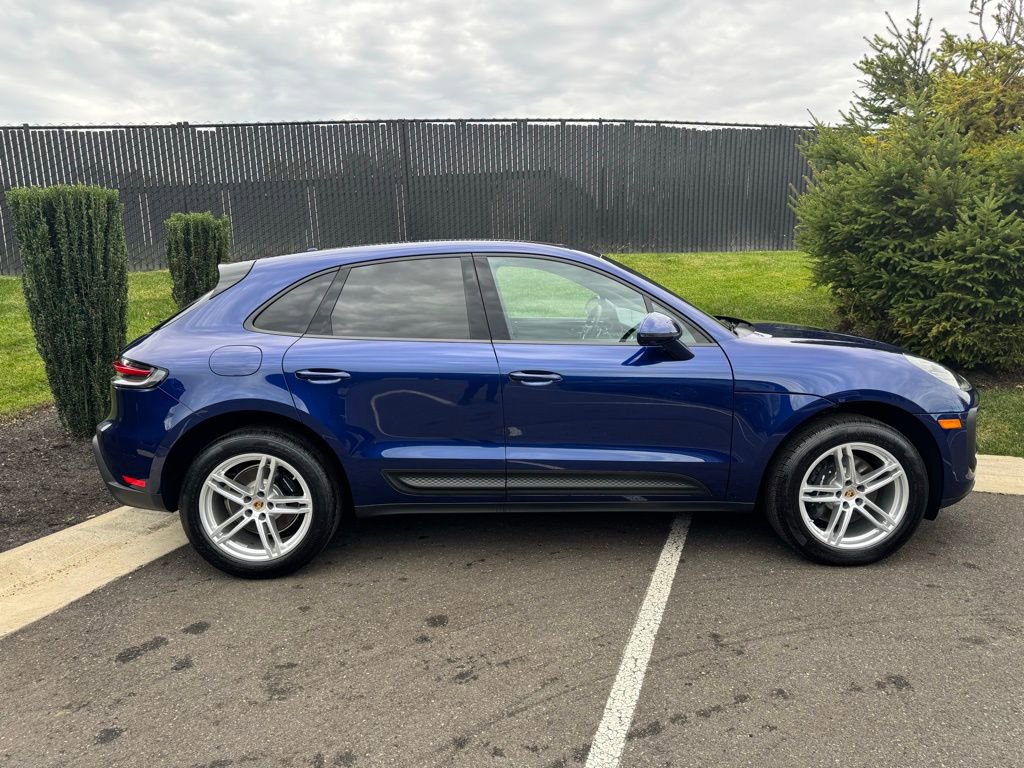 Used 2024 Porsche Macan image 36