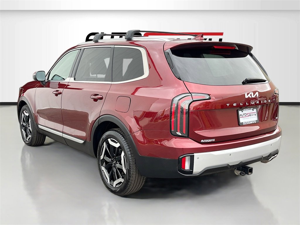 Used 2024 Kia Telluride EX w/ EX Captain's Chair Package image 5