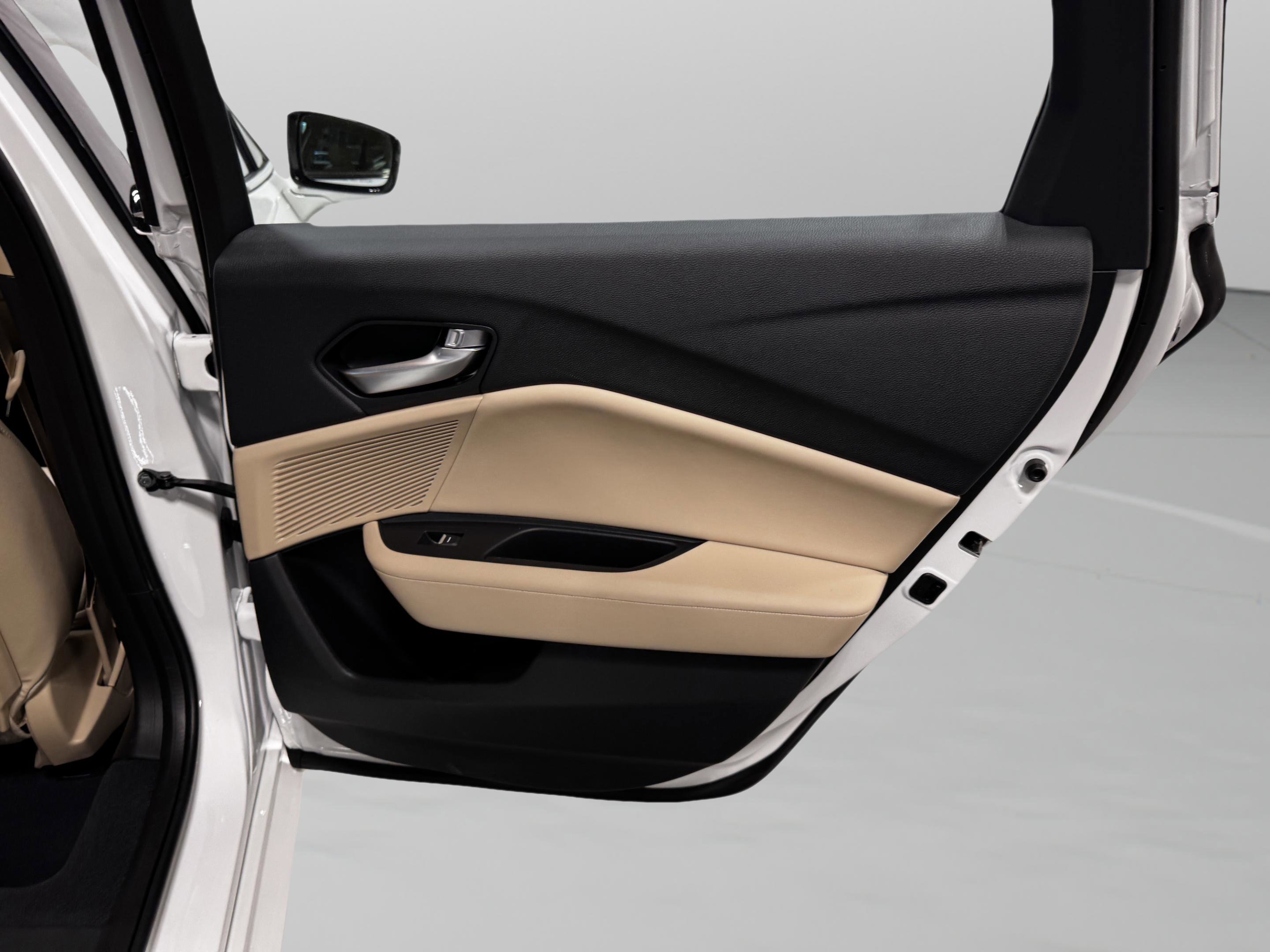 Certified 2025 Acura TLX w/ Technology Package FWD image 31