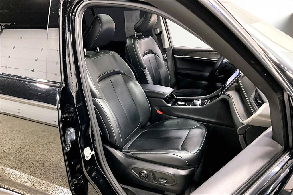 Used 2022 Jeep Grand Cherokee L Limited image 30