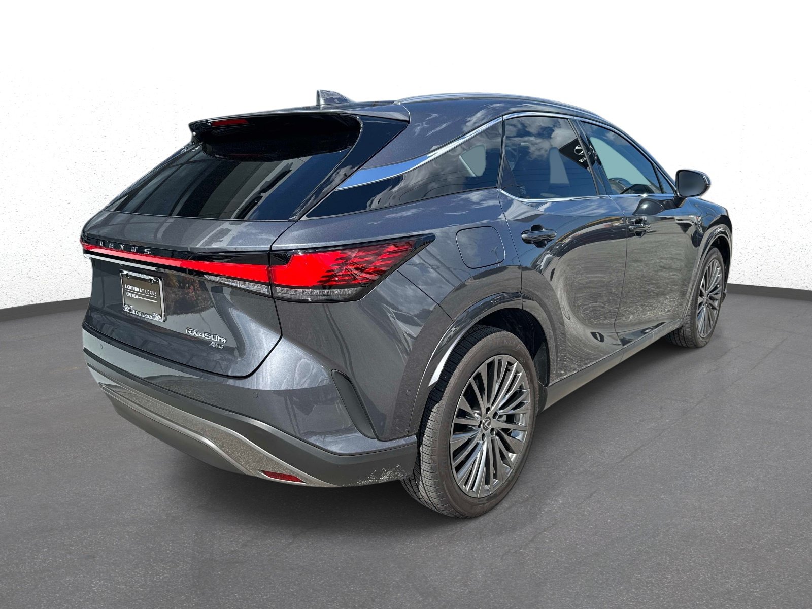 Used 2025 Lexus RX 450h AWD w/ Luxury Package image 3