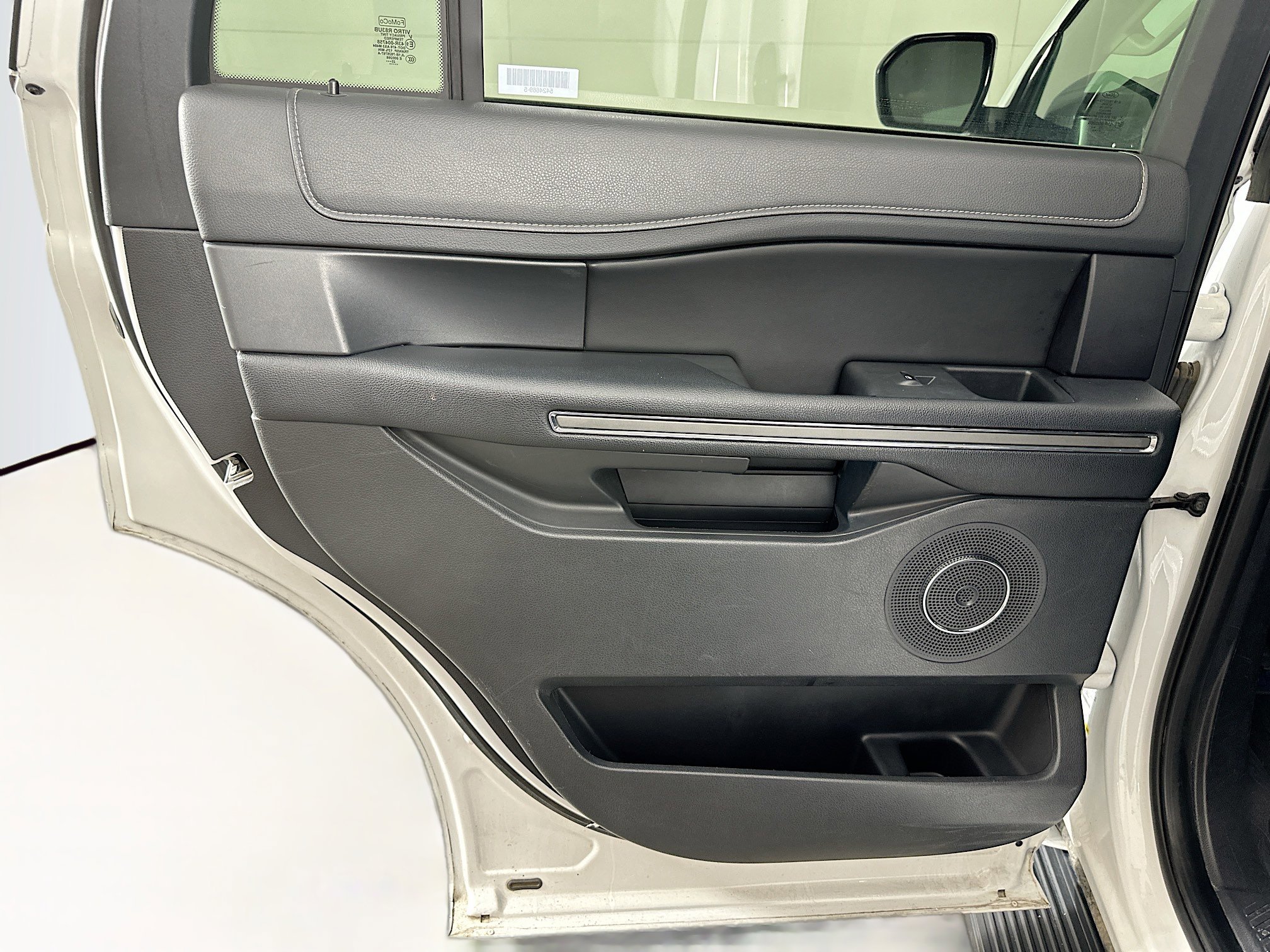 Used 2024 Ford Expedition XLT image 26