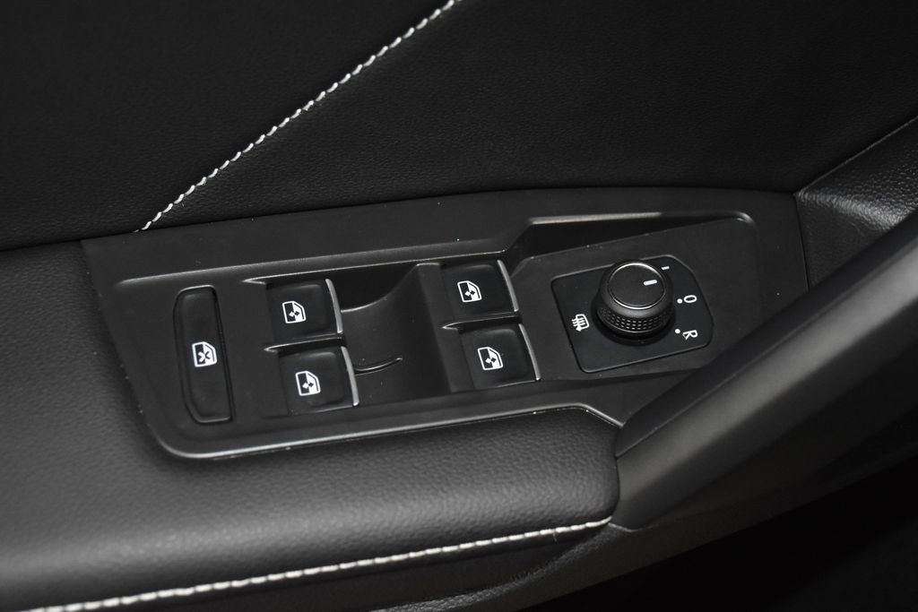 Used 2024 Volkswagen Tiguan SE R-Line image 24