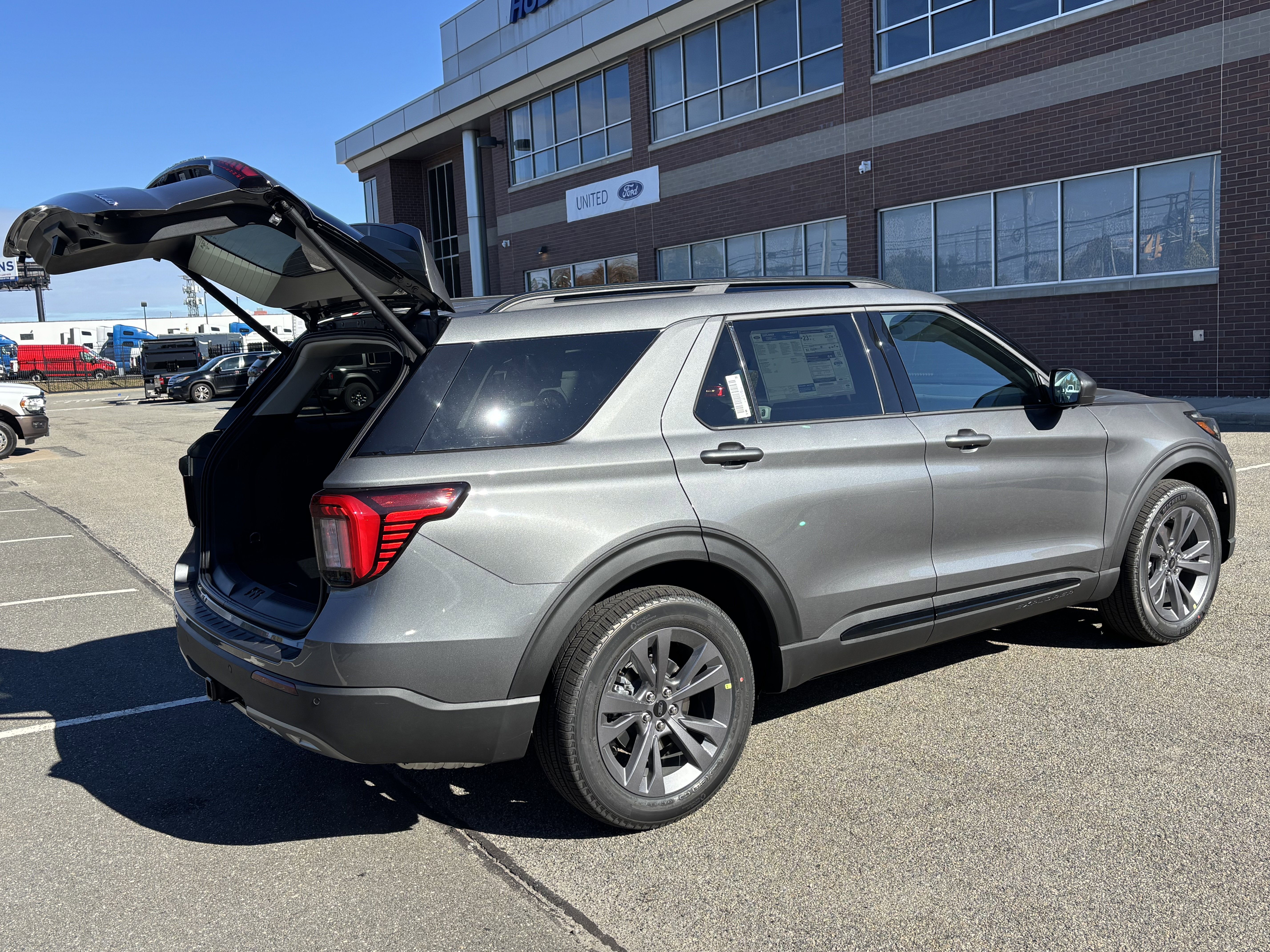 New 2026 Ford Explorer Active image 6