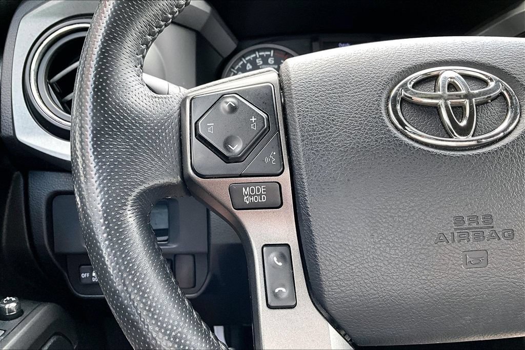 Certified 2017 Toyota Tacoma TRD Sport AWD/4WD image 14