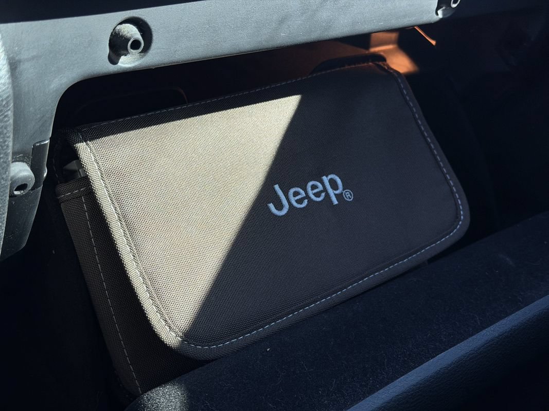 Used 2017 Jeep Grand Cherokee Limited AWD/4WD image 25