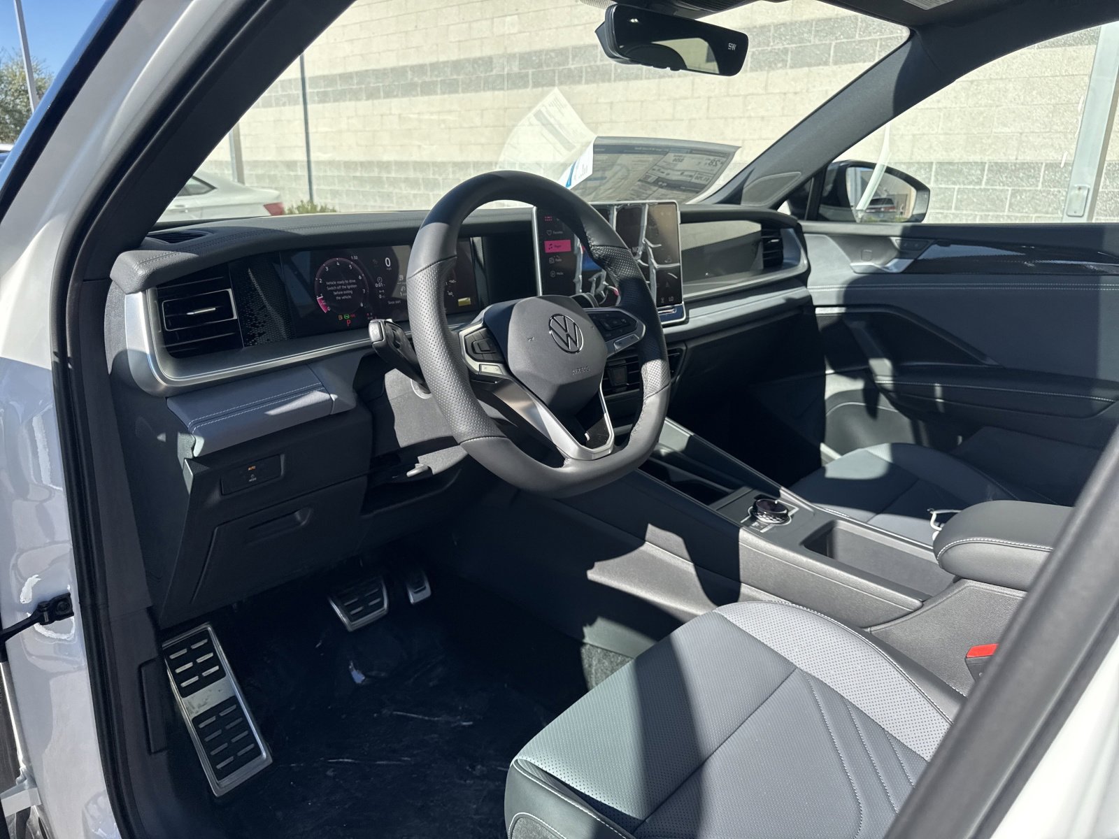 New 2026 Volkswagen Tiguan SE R-Line image 11