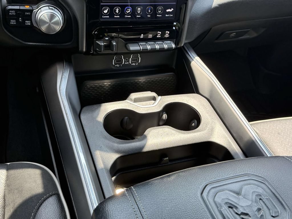 Used 2020 RAM 1500 Laramie w/ Sport Appearance Package AWD/4WD image 18