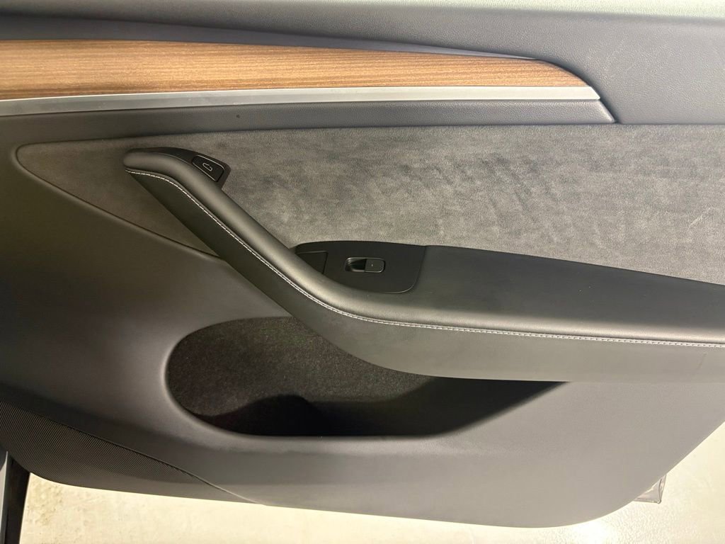 Used 2023 Tesla Model Y Long Range image 12