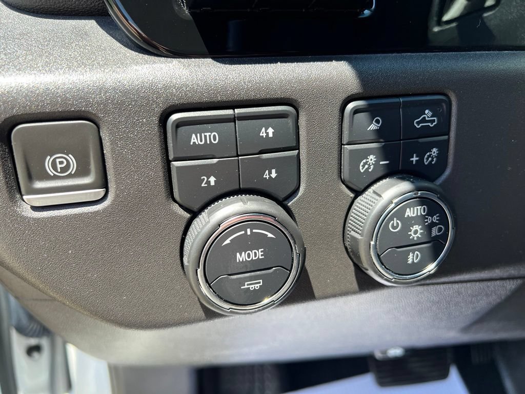 Used 2023 Chevrolet Silverado 1500 ZR2 w/ Technology Package AWD/4WD image 34