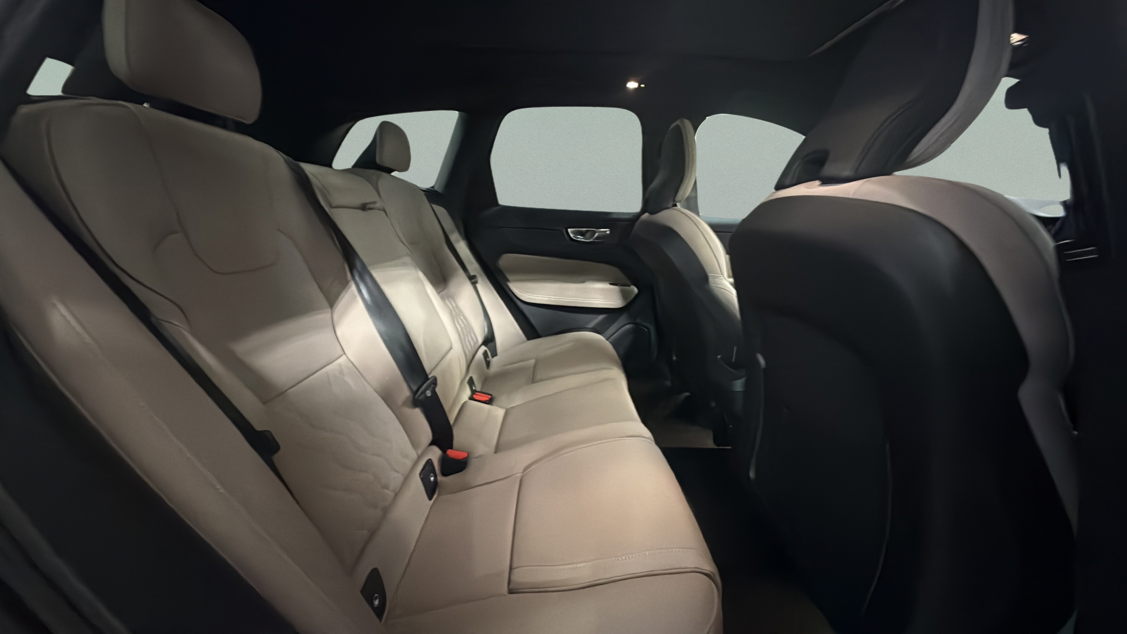 New 2027 Volvo XC60 B5 Plus AWD/4WD image 27