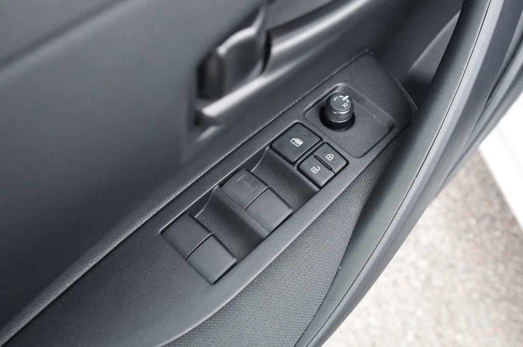 Used 2025 Toyota Corolla LE image 20