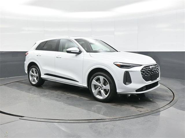 Certified 2025 Audi Q5 Premium Plus w/ Premium Plus