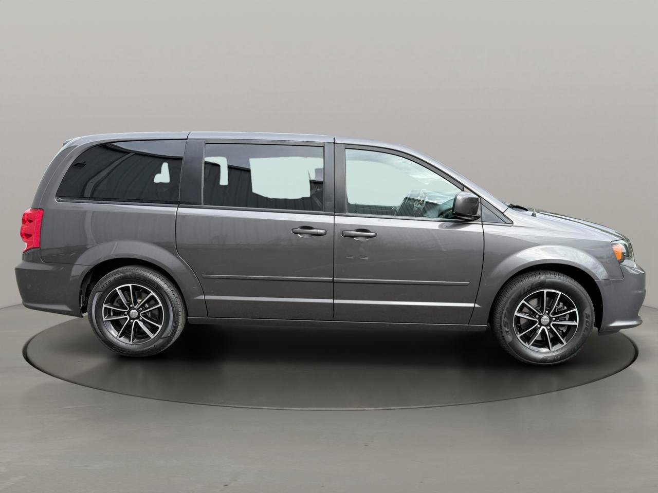Used 2017 Dodge Grand Caravan SXT w/ Driver Convenience Group FWD image 7