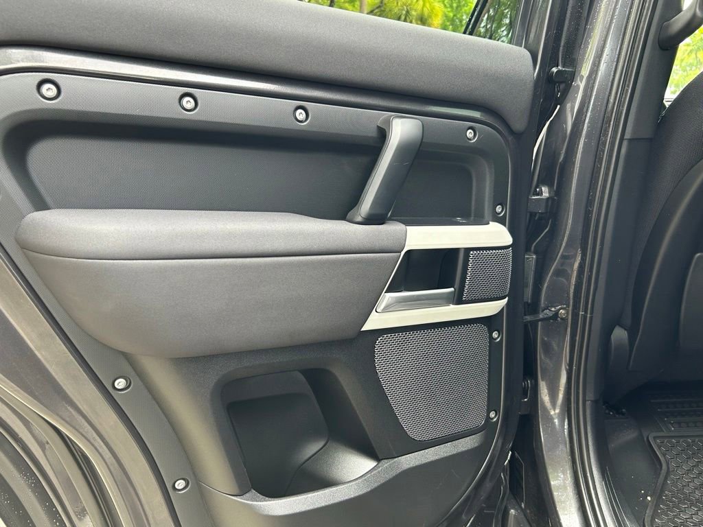 Used 2022 Land Rover Defender 110 S AWD/4WD image 59