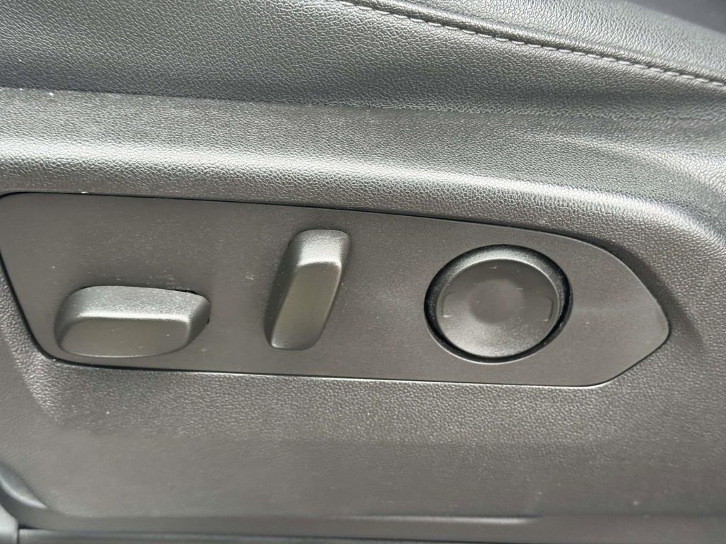 Used 2023 Chevrolet Tahoe LT w/ LT Signature Plus Package image 17