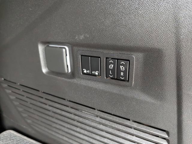 Used 2022 GMC Yukon Denali image 29