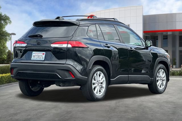 Certified 2022 Toyota Corolla Cross LE w/ Moonroof Package FWD image 5
