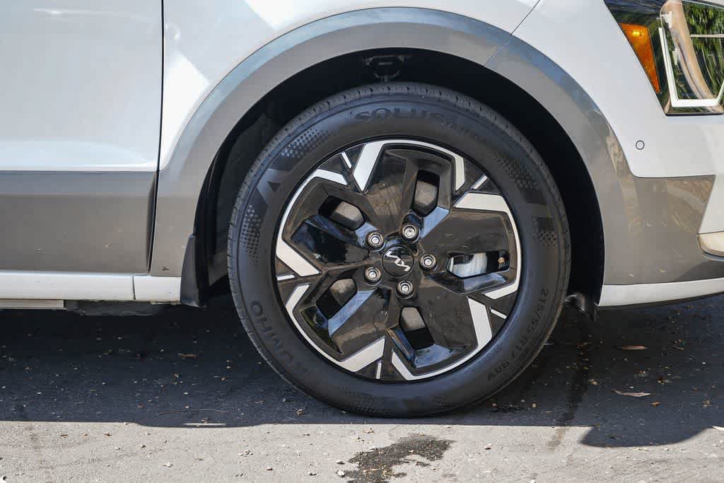 Used 2024 Kia Niro Wave w/ Wave Preserve Package FWD image 9