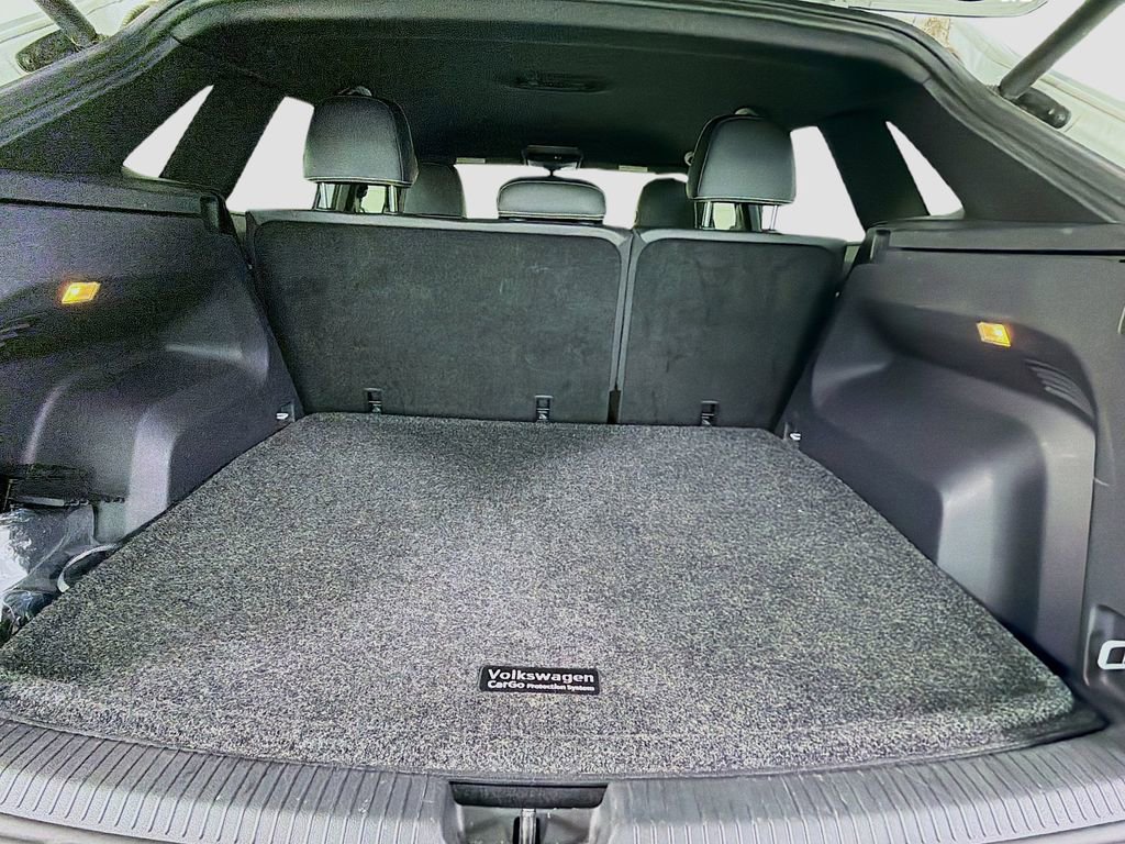 Used 2021 Volkswagen Atlas Cross Sport SE image 28