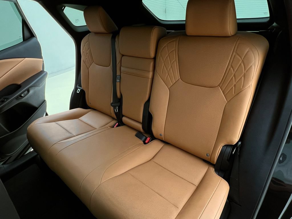 Used 2024 Lexus RX 350h w/ Accessory Package (Z1) AWD/4WD image 15