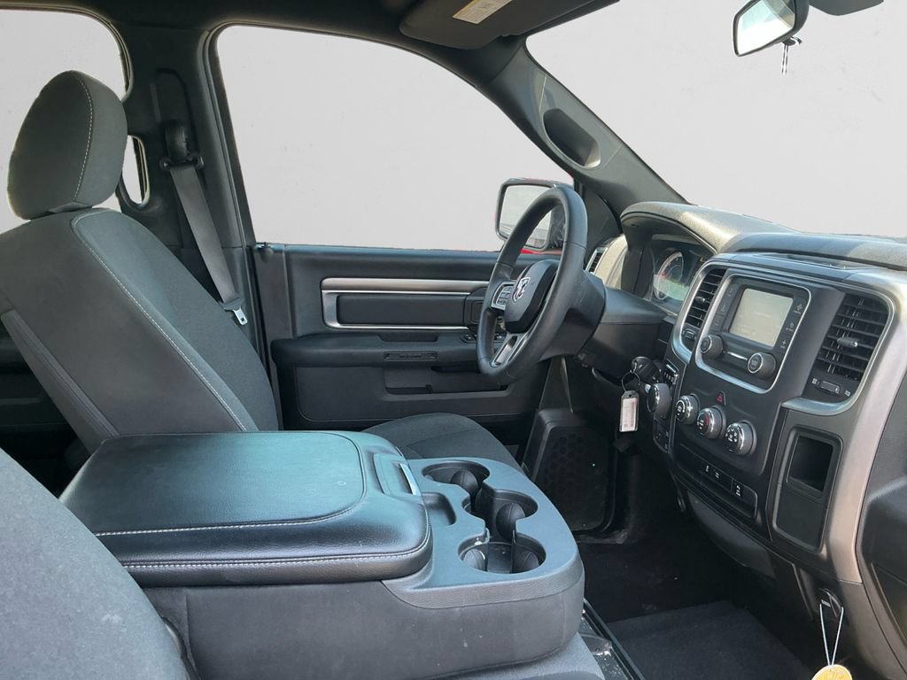 Used 2024 RAM 1500 Warlock AWD/4WD image 15