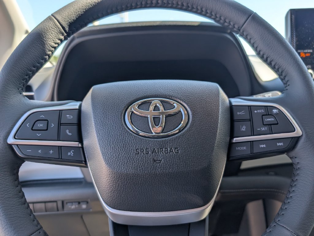 New 2026 Toyota Sienna XLE FWD image 20