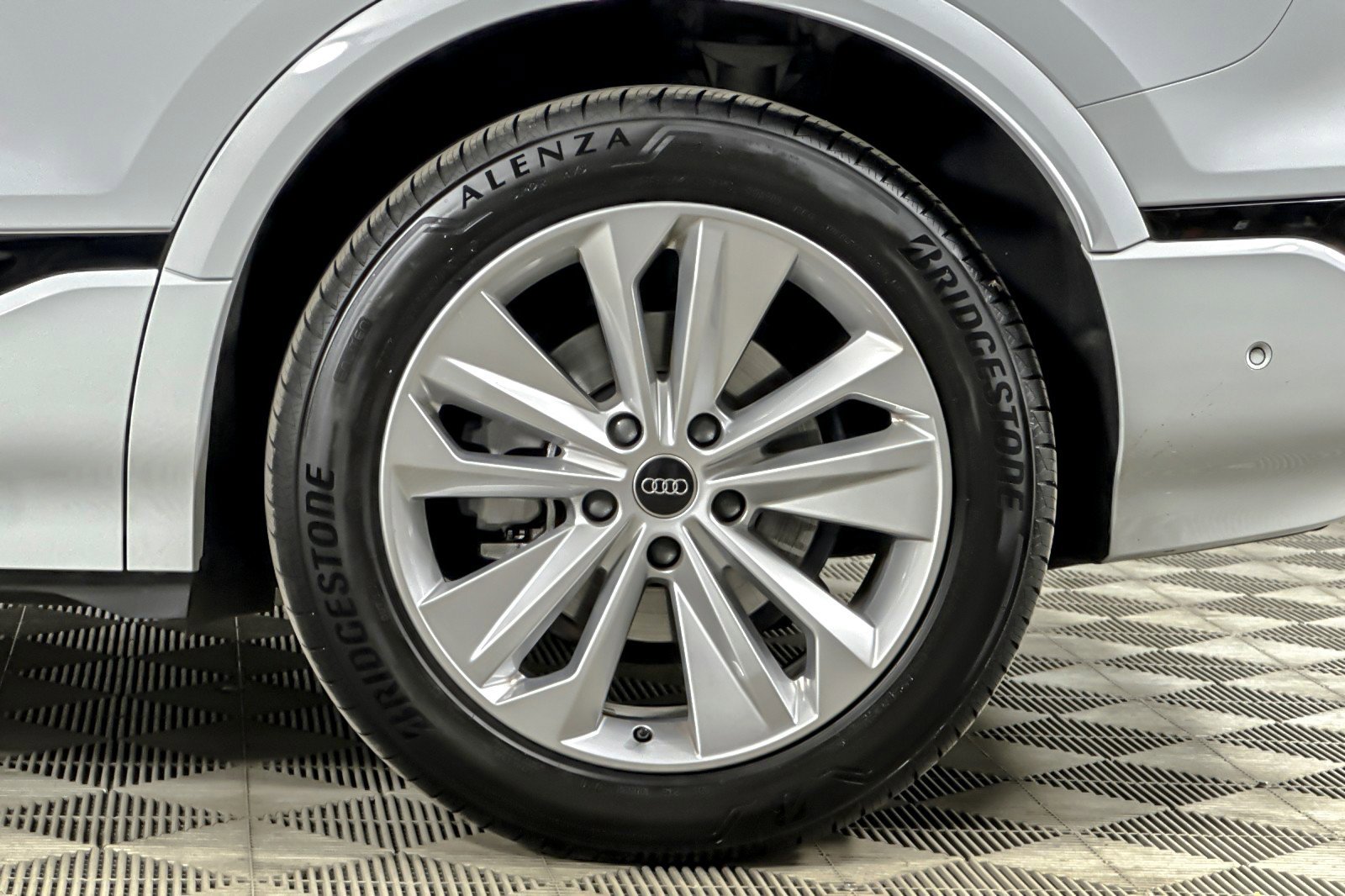 Used 2025 Audi Q6 e-tron Premium Plus w/ Premium Plus image 25