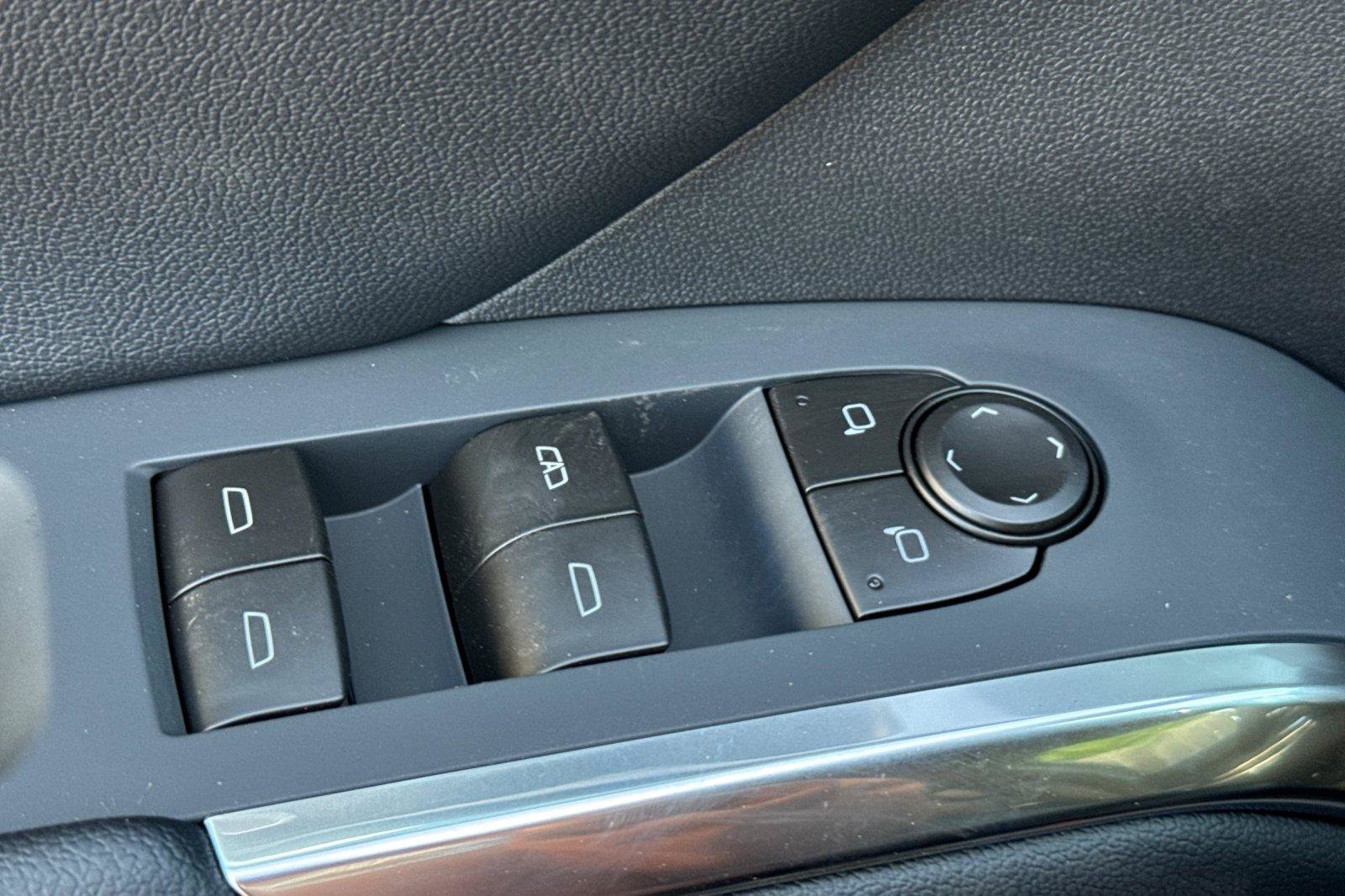 New 2026 Chevrolet Traverse LT w/ Midnight/Sport Edition FWD image 14