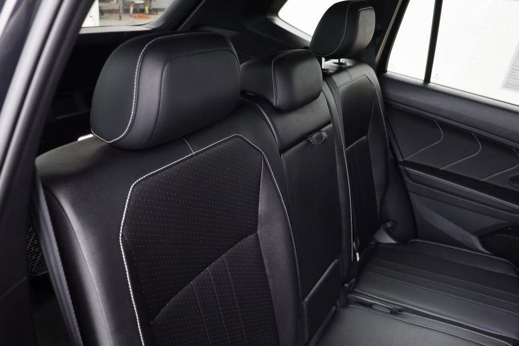 Certified 2024 Volkswagen Tiguan SE R-Line image 17