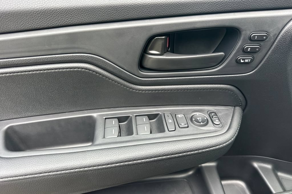Used 2026 Honda Odyssey Sport-L image 5