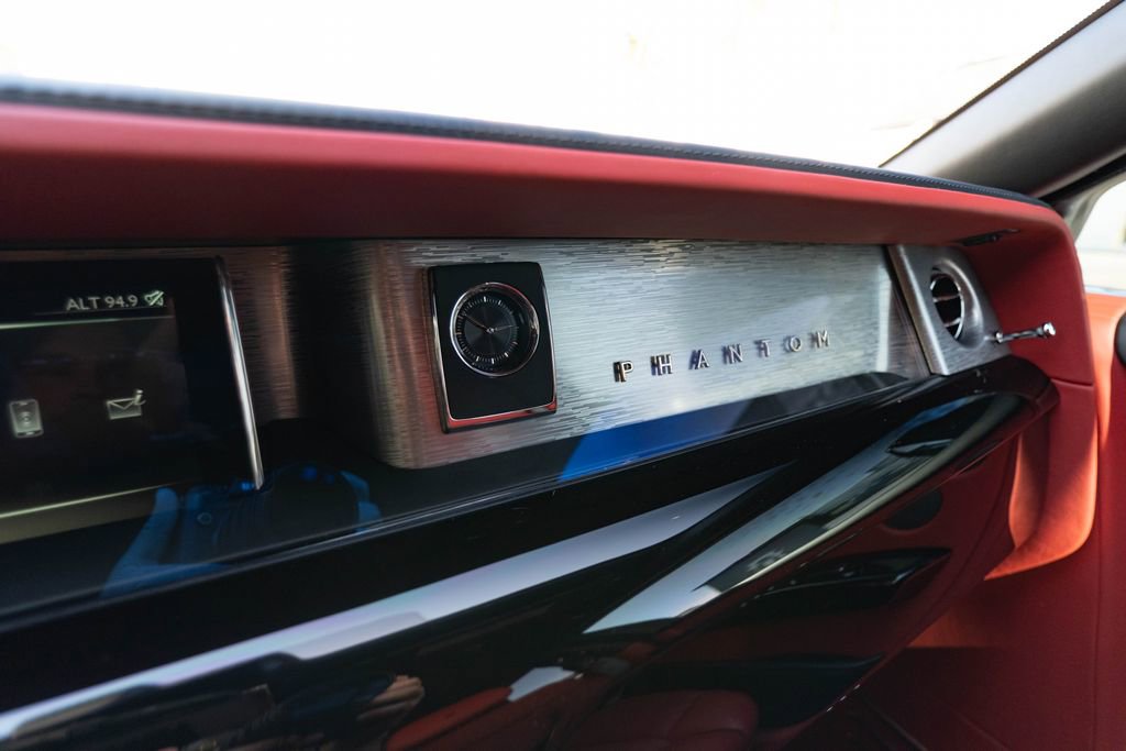 Used 2019 Rolls-Royce Phantom Sedan image 14