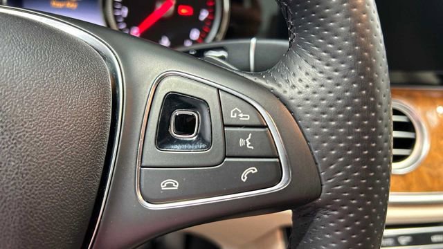 Used 2018 Mercedes-Benz E 300 image 17