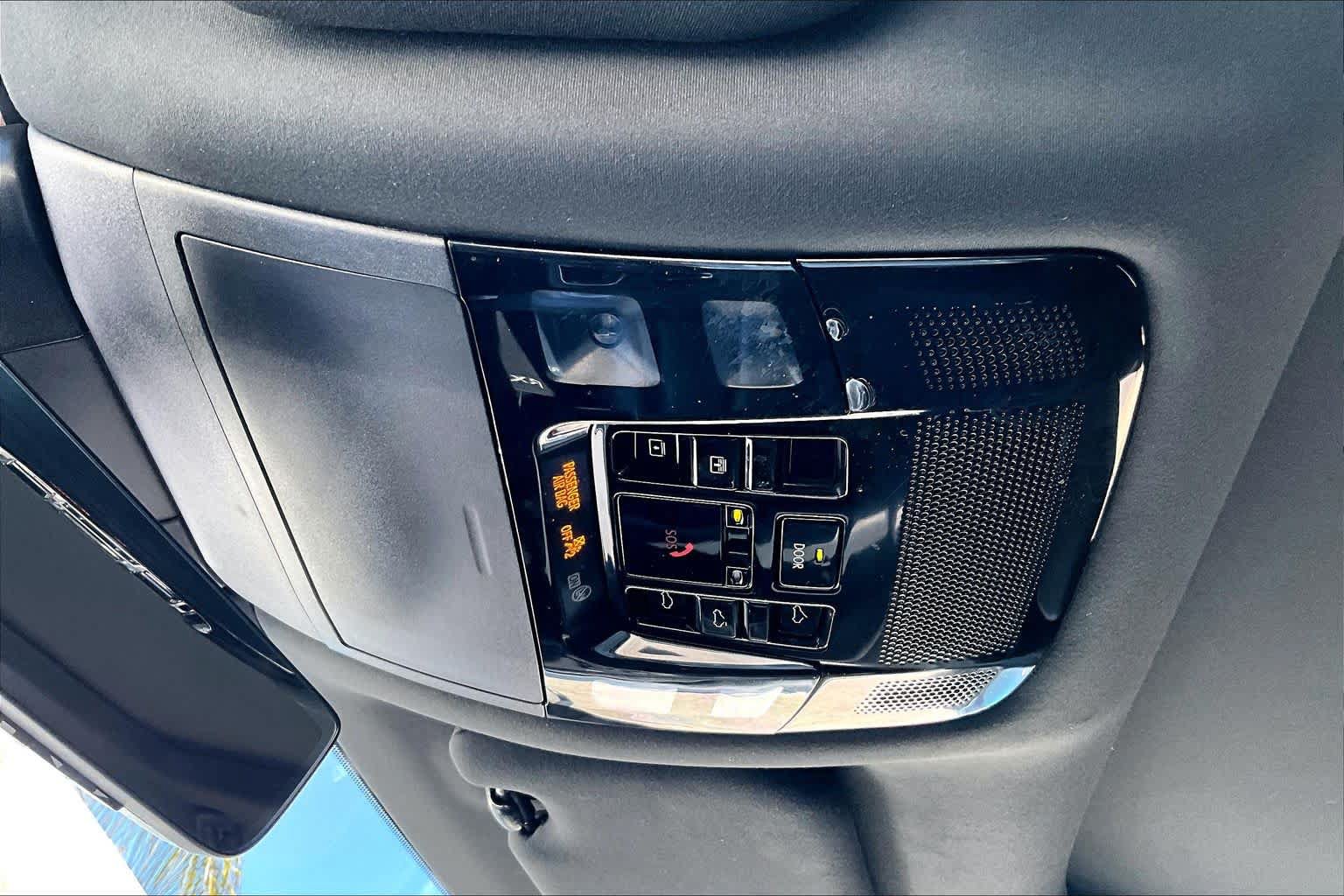 Used 2024 Lexus RX 350 FWD w/ Convenience Package image 32
