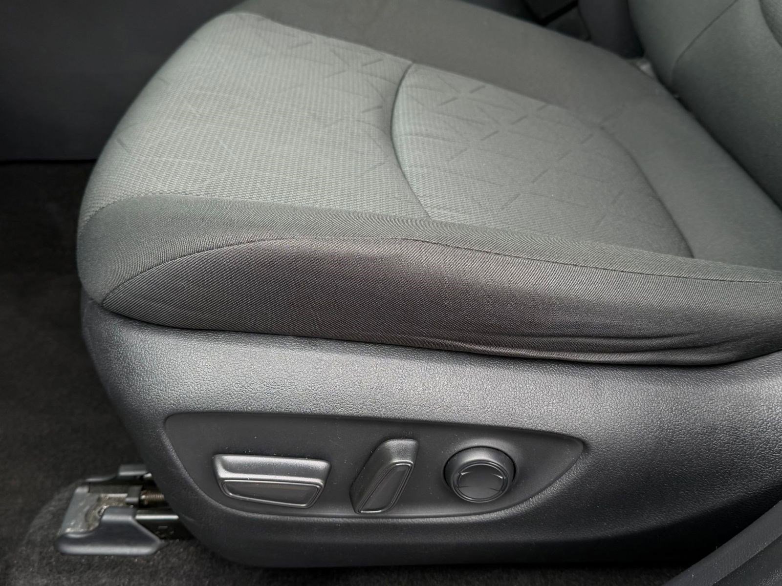 Used 2023 Toyota RAV4 XLE image 13