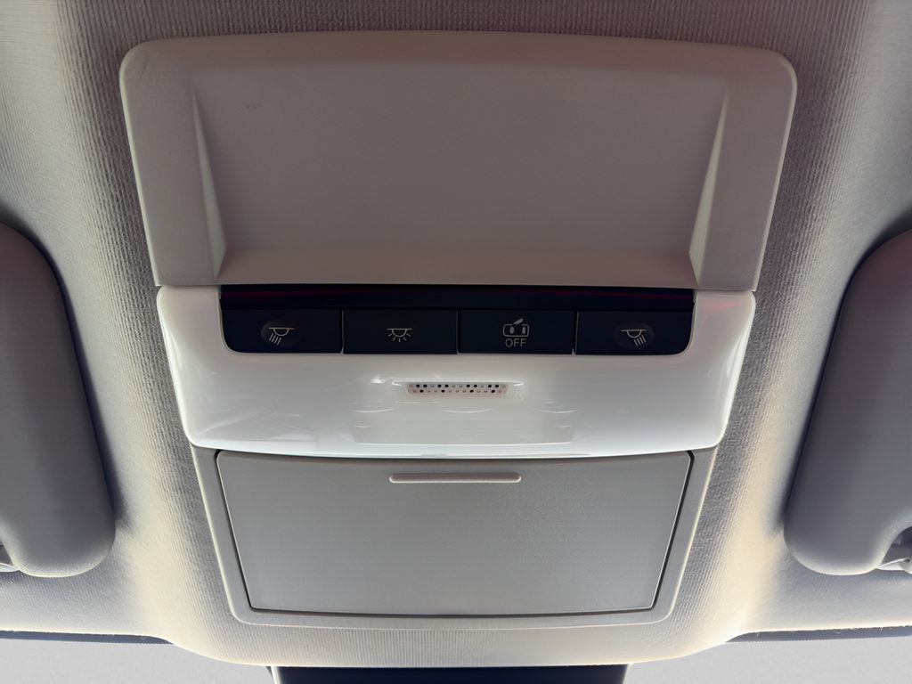Used 2025 Nissan Sentra SR FWD image 28