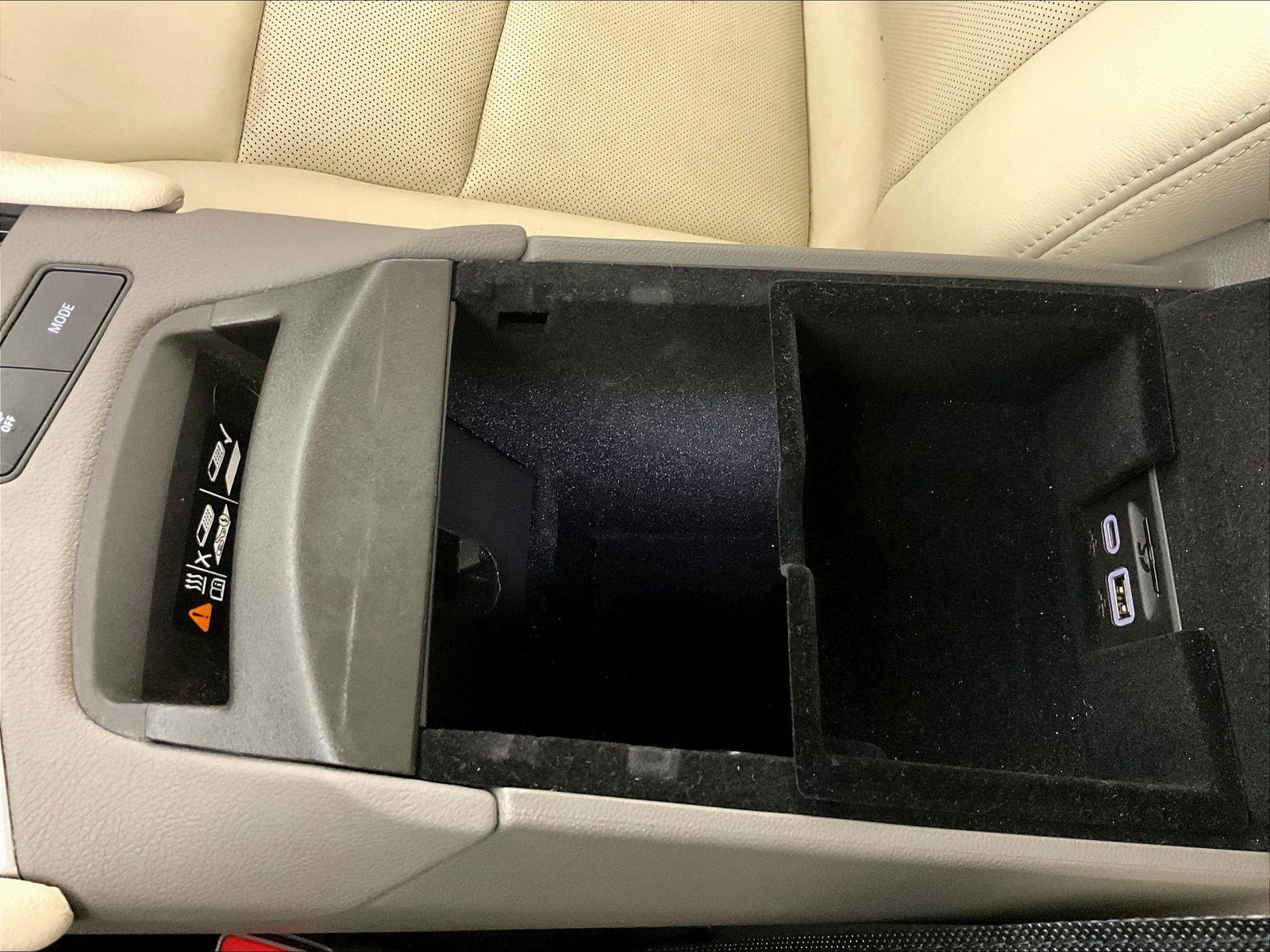 Used 2023 Cadillac XT5 Premium Luxury w/ LPO, Floor Liner Package FWD image 16