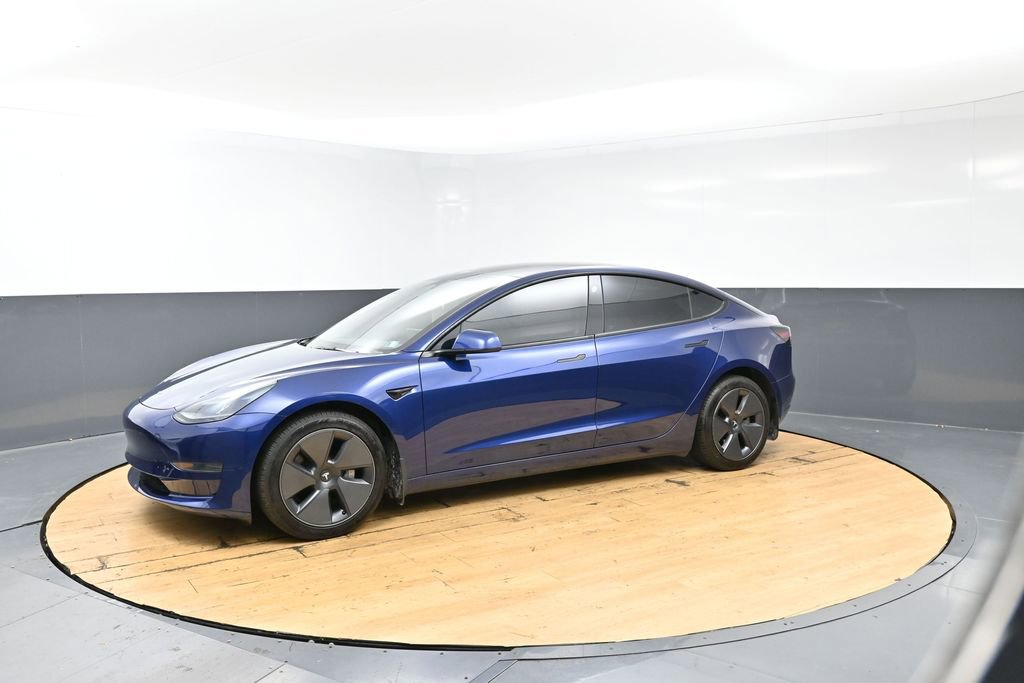 Used 2023 Tesla Model 3 Standard Range RWD image 4